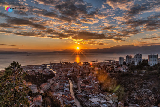 Rijeka u suton